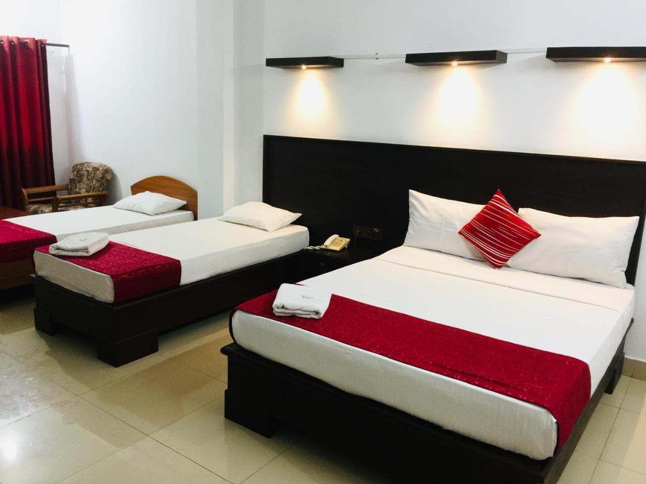 Hotel Nelly Vavuniya Bagian luar foto