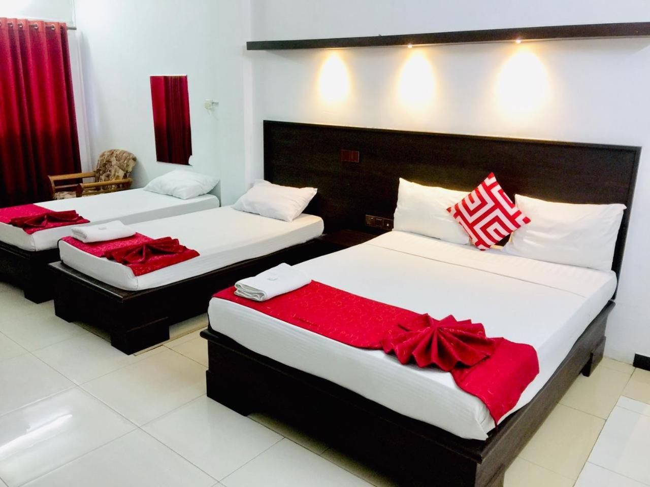 Hotel Nelly Vavuniya Bagian luar foto