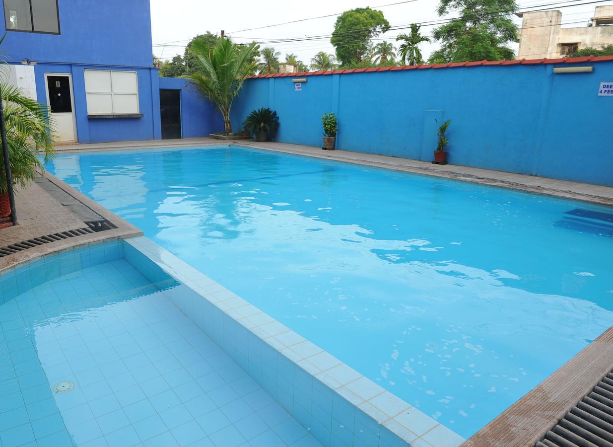 Hotel Nelly Vavuniya Bagian luar foto