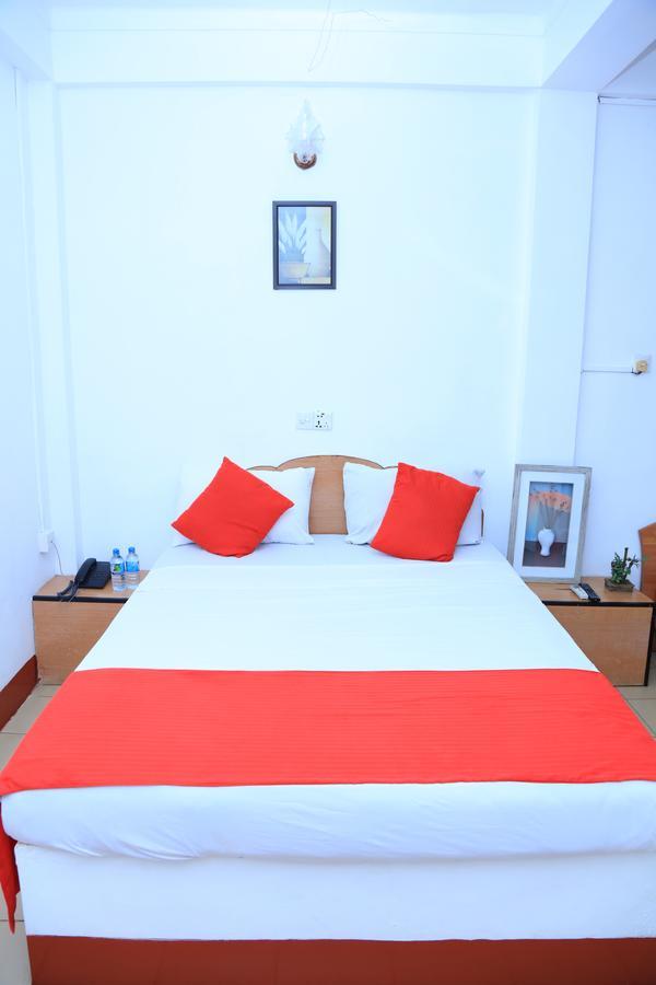 Hotel Nelly Vavuniya Bagian luar foto