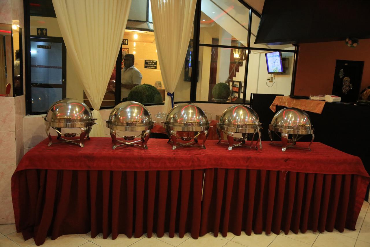 Hotel Nelly Vavuniya Bagian luar foto