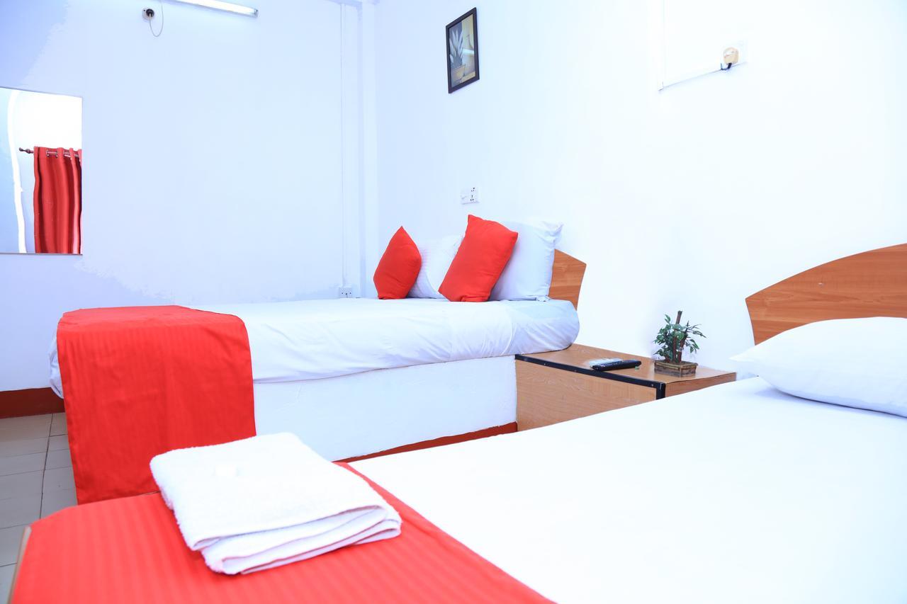 Hotel Nelly Vavuniya Bagian luar foto